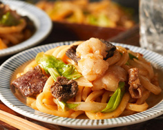 おいしいマリアージュ ホルモンうどん(トップタイル)