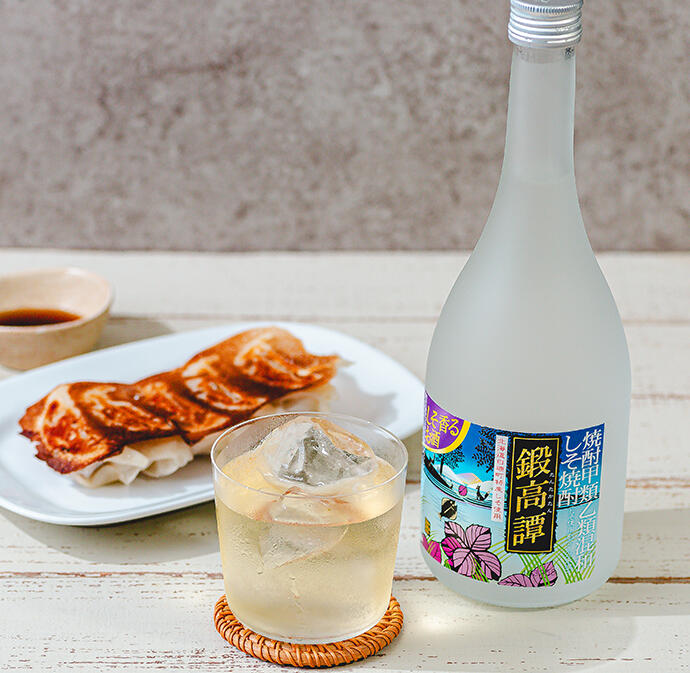 しそ焼酎「鍛高譚」のジャスミン茶割り（ジャスタン）