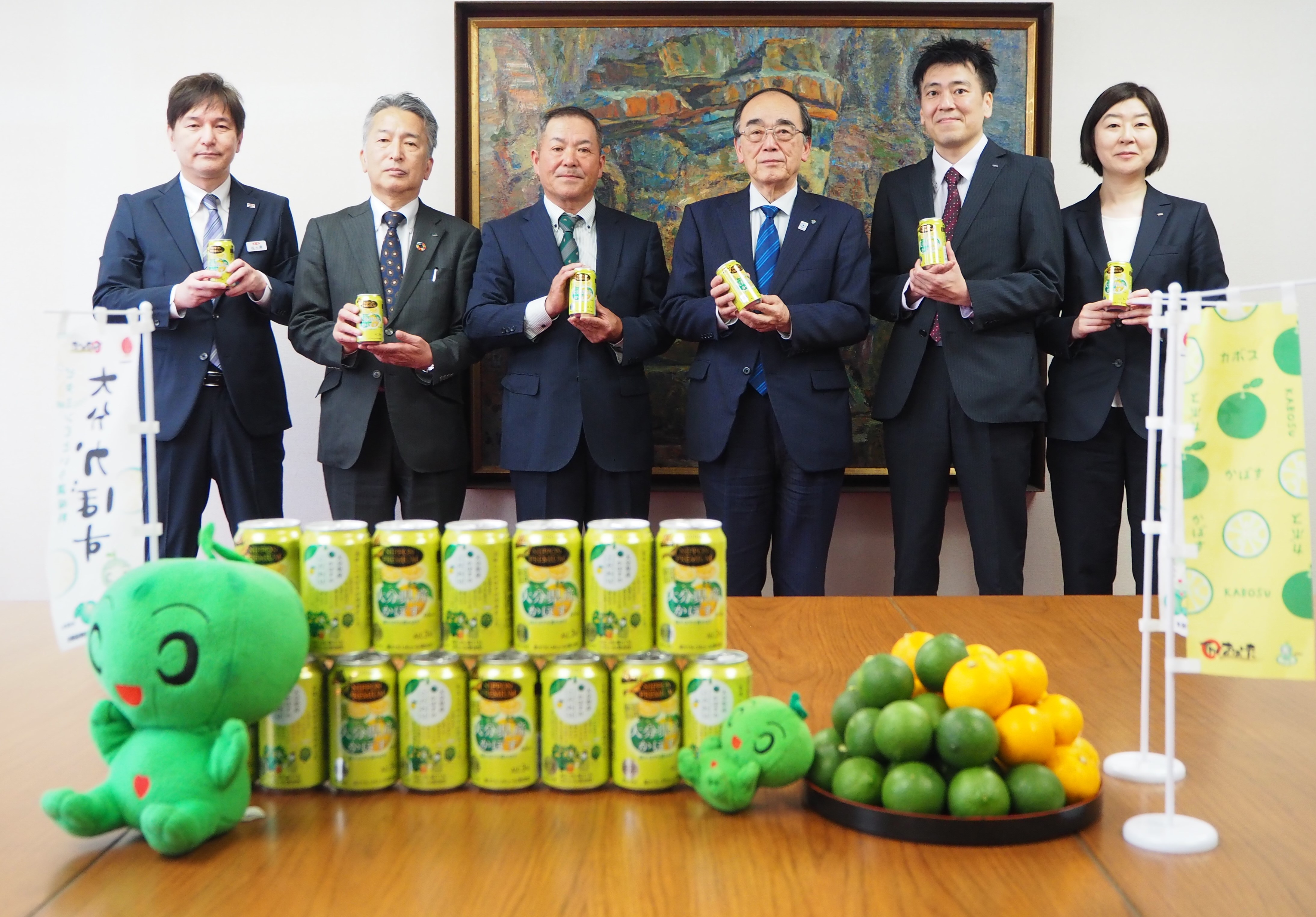 合同酒精株式会社が大分県臼杵市長を表敬訪問し、「NIPPON